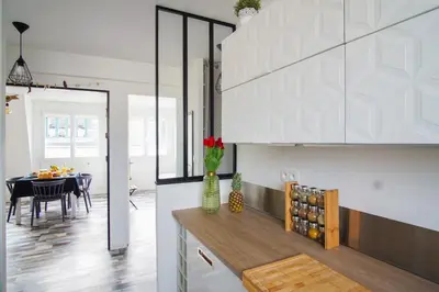 Cuisine ou kitchenette dans l'établissement -SKOL- Charmant T2, proche du centre de Concarneau