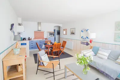Cuisine ou kitchenette dans l'établissement -TE MOANA- Beau T2 Bis surplombant la mer avec parking