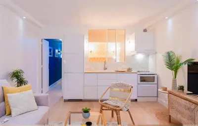 Cuisine ou kitchenette dans l'établissement -NAVY- Magnifique T1 bis les pieds dans l eau