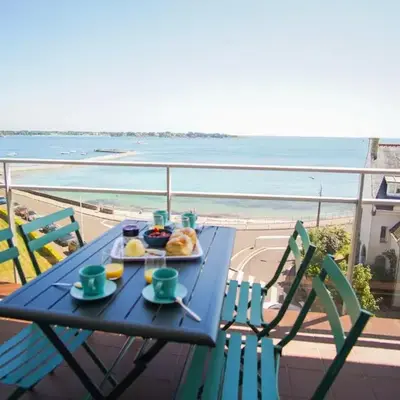 -Mave Mai- Magnifique T3 surplombant la mer