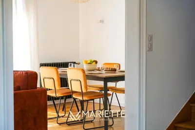 Coin salon dans l'établissement -ERNEST-Maison avec jardin a 200m des plages
