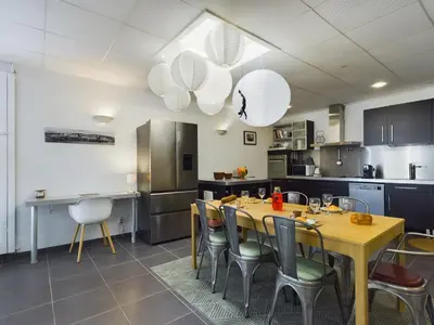 Cuisine ou kitchenette dans l'établissement -Palerme- Spacieux appartement proche bord de mer