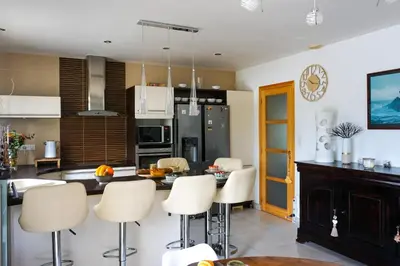 Cuisine ou kitchenette dans l'établissement -COLINE- Charmante maison familiale proche plage