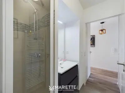 Salle de bains dans l'établissement -DOOLIN- Appartement proche de la mer