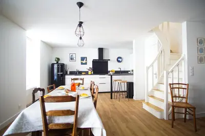 Cuisine ou kitchenette dans l'établissement -TY GWEN- Maison de ville au centre de Concarneau