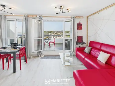 Coin salon dans l'établissement -AR MEN- T2 avec terrasse vue mer - plage a 50m