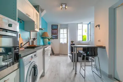 Cuisine ou kitchenette dans l'établissement Cosy Turquoise - Appt 4p à Bénodet