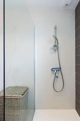 Salle de bains dans l'établissement Holiday Home Terre et Mer by Interhome