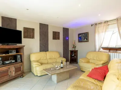 Télévision ou salle de divertissement dans l'établissement Holiday Home Villa Mor-Eol by Interhome