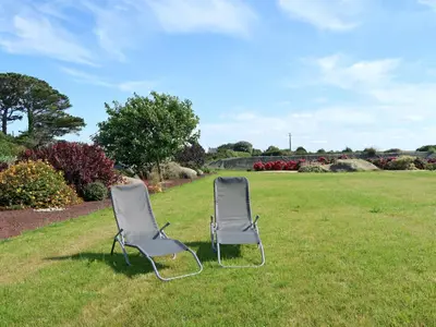 Jardin de l'établissement Holiday Home L'Oasis by Interhome