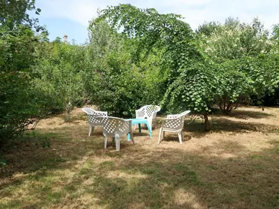 Jardin de l'établissement Holiday Home La Grange by Interhome