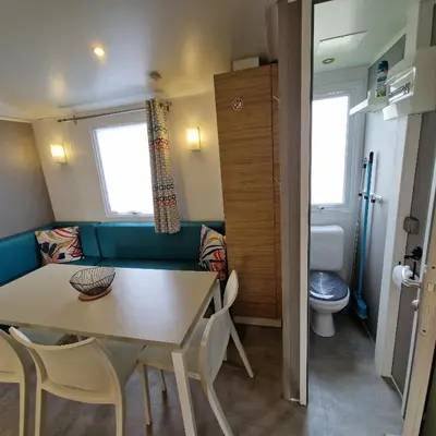 Salle de bains dans l'établissement MH2-CONFORT- 3CH - 6 pl - LAVE VAISSELLE, TV, WI-FI, Draps fournis et ménage fin de séjour, en option !