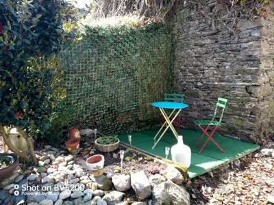 Jardin de l'établissement Le calme zen