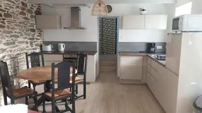 Cuisine ou kitchenette dans l'établissement Maison bretonne 4 personnes - Baie de Morlaix