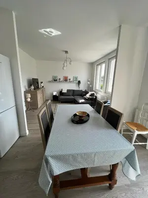 Cuisine ou kitchenette dans l'établissement Maison de ville à la mer très bien équipée proche centre avec commerces