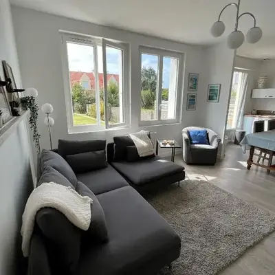 Maison de ville à la mer très bien équipée proche centre avec commerces