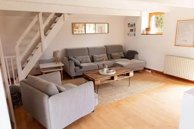 Coin salon dans l'établissement Ty Glaz Lilia - La maison bleue
