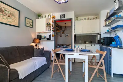 Cuisine ou kitchenette dans l'établissement Le Ptit Loup de Mer - Appt proche plage terrasse