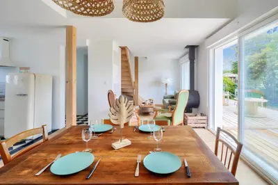 Coin salon dans l'établissement Jolie maison pour 4 - 300m plage et etang