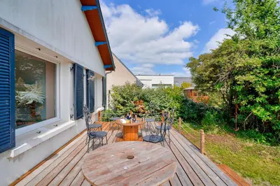 Jardin de l'établissement Jolie maison pour 4 - 300m plage et etang