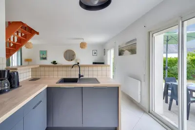 Cuisine ou kitchenette dans l'établissement Maison pour 4 adultes, 1 enfant à 200m de la plage