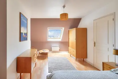 Un ou plusieurs lits dans un hébergement de l'établissement Maison pour 4 adultes, 1 enfant à 200m de la plage