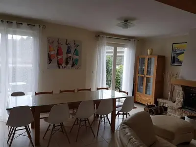 Coin salon dans l'établissement Le Chalet de l'Odet