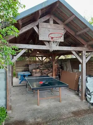 Tennis de table au sein de l'établissement Le Chalet de l'Odet ou à proximité