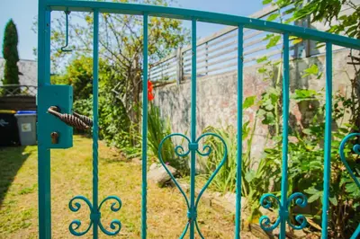 Jardin de l'établissement La maison du pecheur, proche des plages, jardin