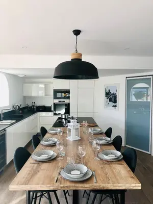 Cuisine ou kitchenette dans l'établissement Villa Bonheur