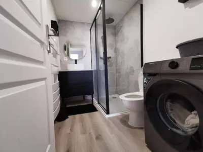Salle de bains dans l'établissement Ty Bara - wifi - plages à 10 min - 6 voyageurs