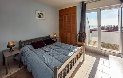 Un ou plusieurs lits dans un hébergement de l'établissement 4 Bedroom Cozy Home In Plouarzel