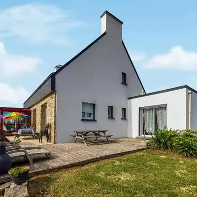 4 Bedroom Cozy Home In Plouarzel