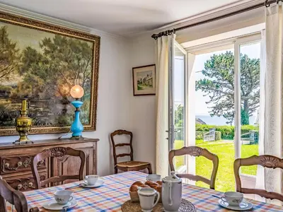 Coin salon dans l'établissement Holiday Home Romeur by Interhome