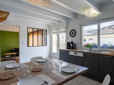 Cuisine ou kitchenette dans l'établissement Holiday Home La Roselière by Interhome