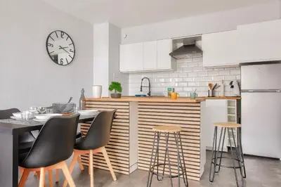Cuisine ou kitchenette dans l'établissement Vue mer - À 160m de la plage - Appartement pour 4