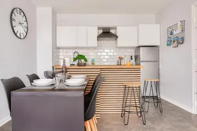 Cuisine ou kitchenette dans l'établissement Vue mer - À 160m de la plage - Appartement pour 4