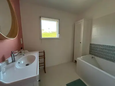 Salle de bains dans l'établissement Les Sternes