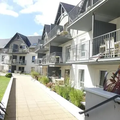 Appartement T3 avec piscine en résidence 4 étoiles