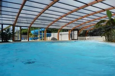 Piscine de l'établissement ZEcamping 4 animaux acceptés et piscine couverte ou située à proximité