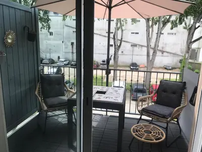 Balcon ou terrasse dans l'établissement La Riviera à 50m de la plage