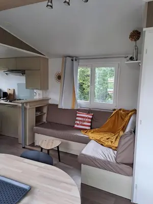 Cuisine ou kitchenette dans l'établissement Camping le Kergorz