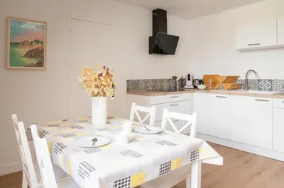 Cuisine ou kitchenette dans l'établissement À 230m de la plage - Bel appartement pour 4