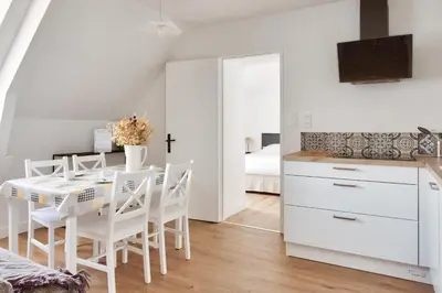 Cuisine ou kitchenette dans l'établissement À 230m de la plage - Bel appartement pour 4
