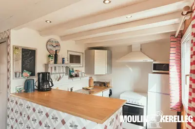Cuisine ou kitchenette dans l'établissement Gîte Sieck Moulin de Kerellec