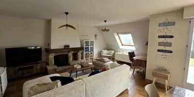 Télévision ou salle de divertissement dans l'établissement Maison vue mer Crozon - Jacuzzi - Sauna