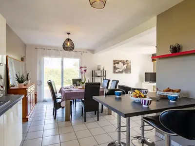 Télévision ou salle de divertissement dans l'établissement Holiday Home Chez Patricia et Patrice by Interhome