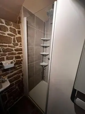 Salle de bains dans l'établissement Manoir de Kergoat Vras