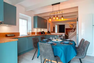Cuisine ou kitchenette dans l'établissement Ma Kalon - Maison pour 8 avec parking