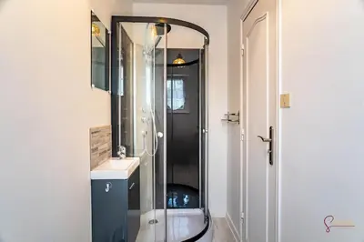 Salle de bains dans l'établissement Villa Horizon à Carantec